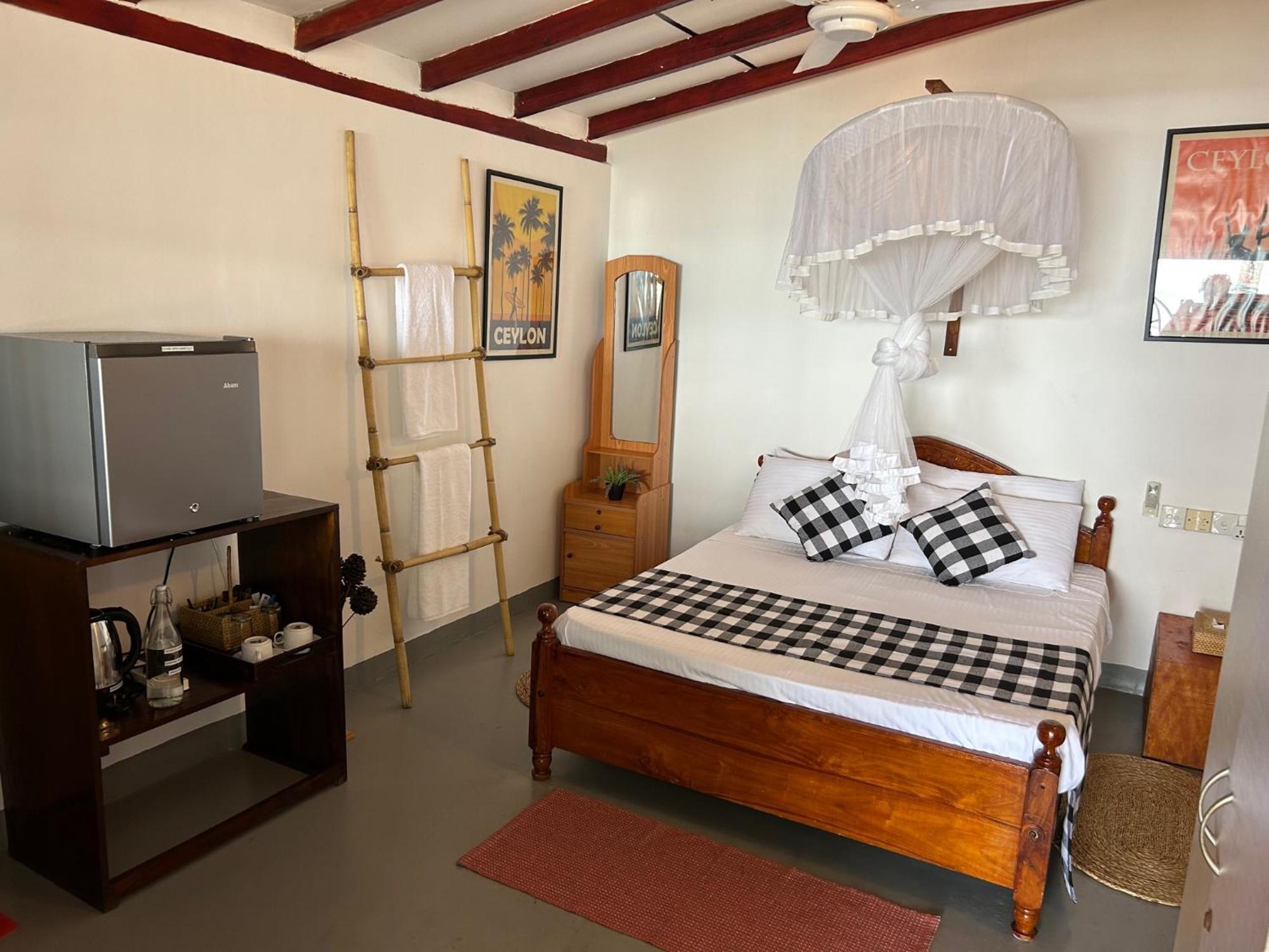 Kenno'S Korner Hotel Weligama Exterior foto